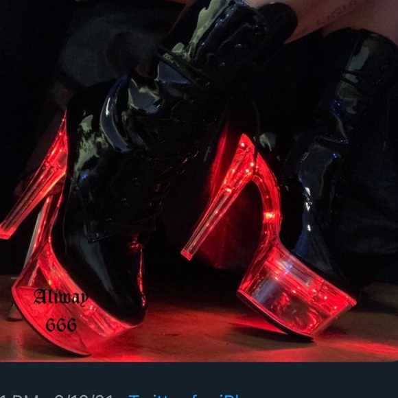 Pleaser Shoes - Size 9 glossy flashdance pleasers